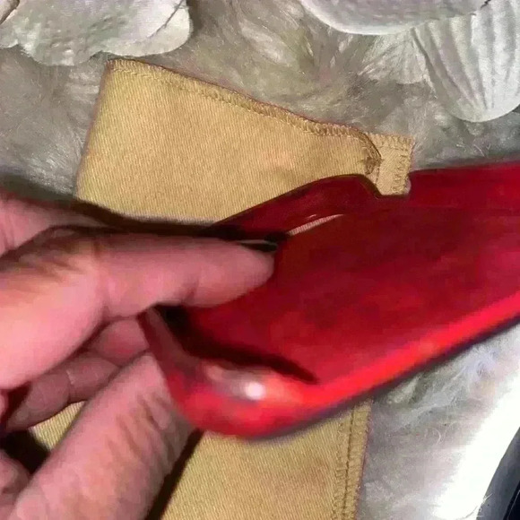 Selling Preloved Authentic Louis Vuitton IPhone case - Picture 5 of 7